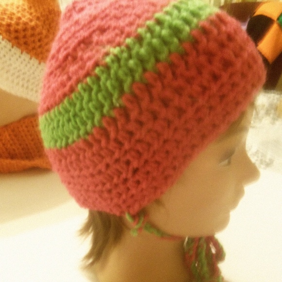 ☃️Handmade pink and green Hat With Floral Design☃️ - Picture 7 of 7